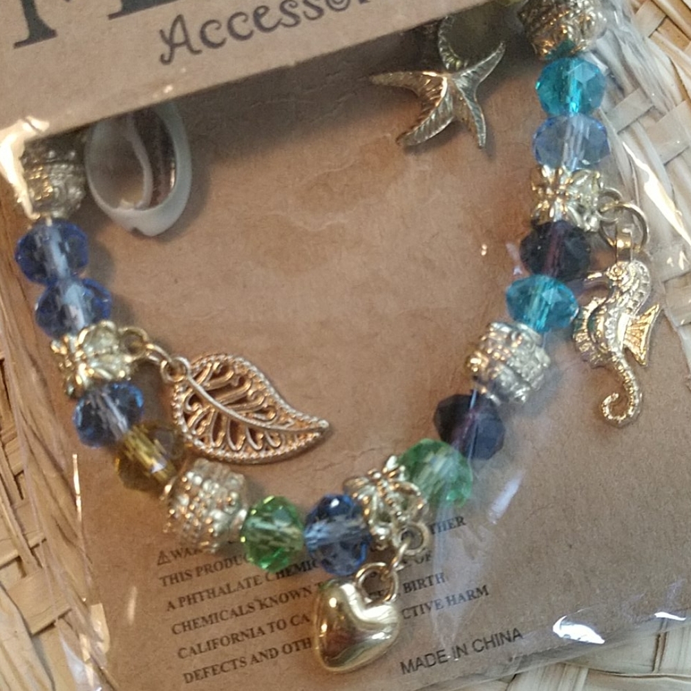 Beachy Stretch Charm Bracelet w/Starfish,🐚& more!